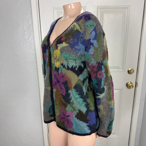 Peruvian Connection Floral Womens Sweater M Alpaca Cardigan Button V-neck L/S S2 - Picture 3 of 7